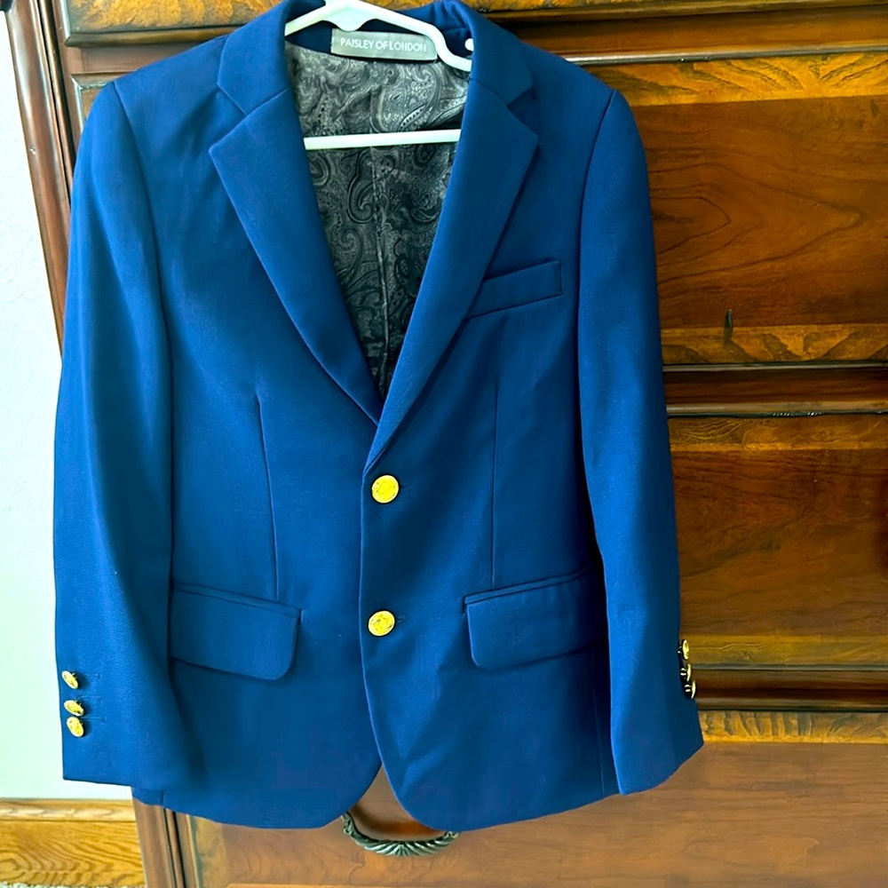 Gorgeous suit, only worn 3x! Great condition no stains